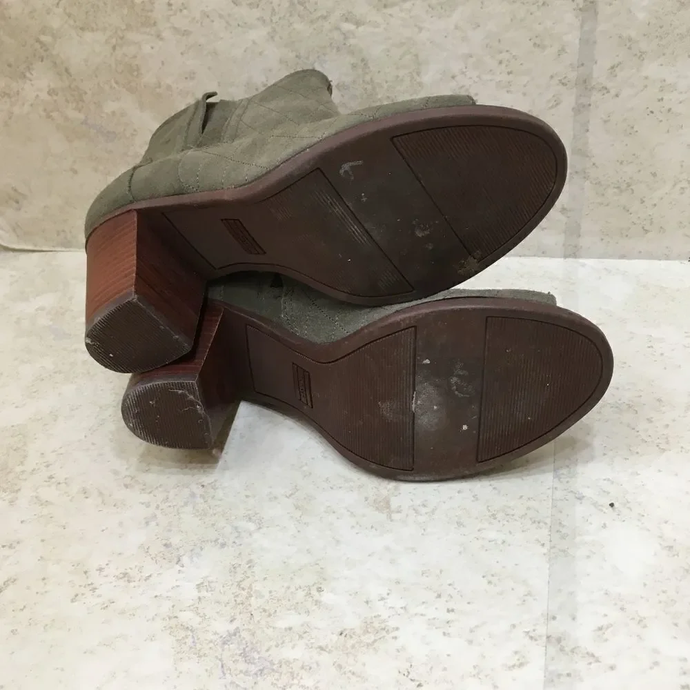 TOMS MAJORCA SUEDE PEEP TOE ANKLE BOOTS IN GREEN‎